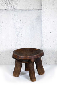 LAYER AFRICAN MILKING STOOL