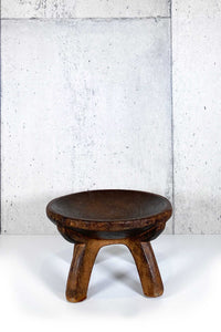 LAYER AFRICAN MILKING STOOL 007