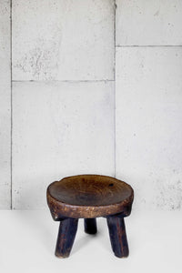 LAYER AFRICAN MILKING STOOL 008